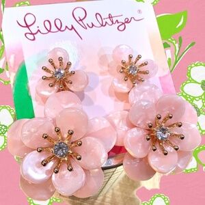 LILLY PULITZER EARRINGS NWT FLOWER BLUSH PINK -BLOOM 🩷Acrylic GOLD/CRYSTAL